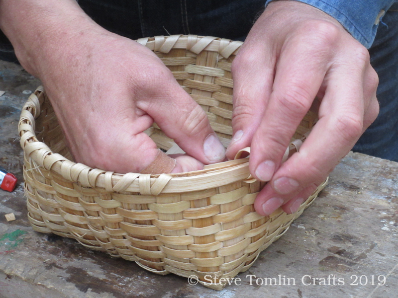 Weaving an ash splint basket